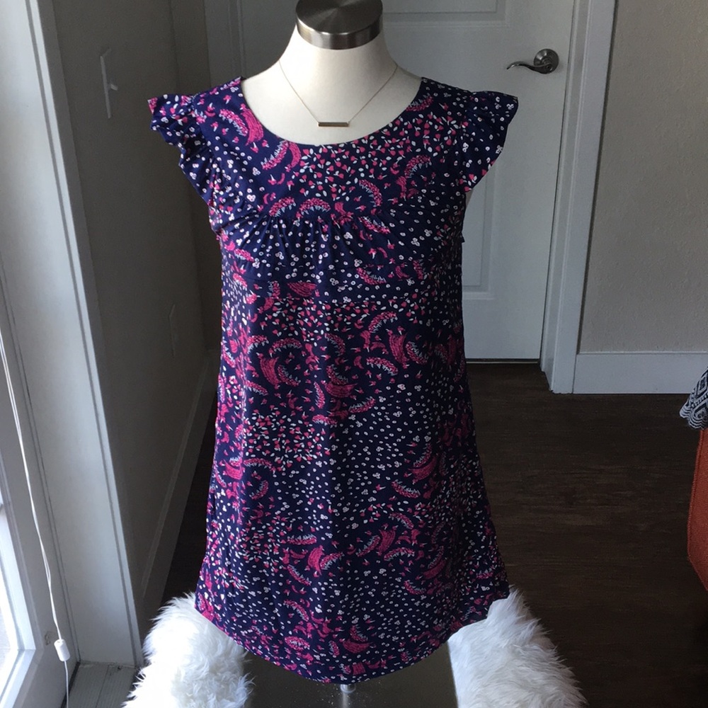 Beautiful patterned dress with pockets!